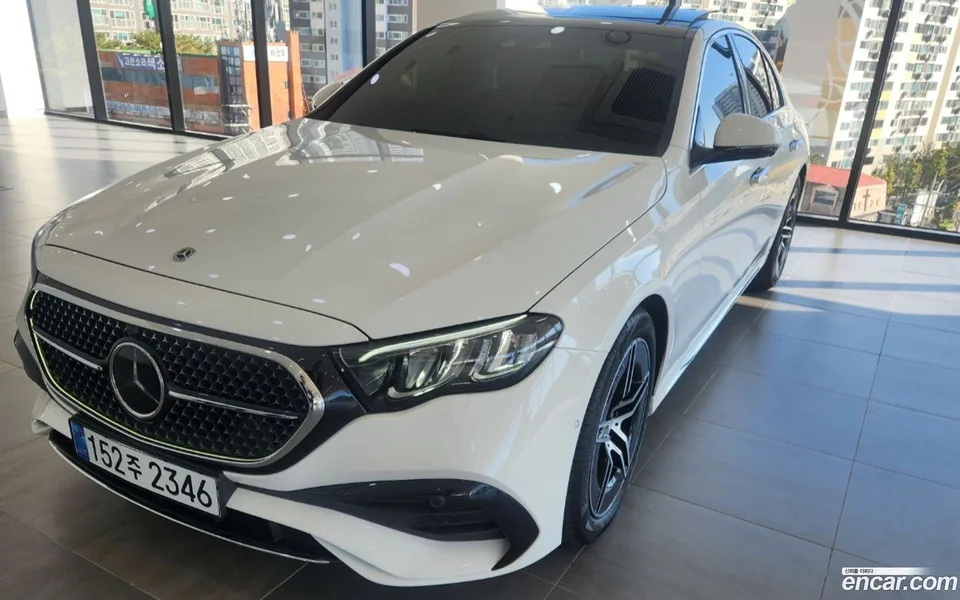 Mercedes-Benz E-Class E200 AMG Line 2025 — миниатюра 2