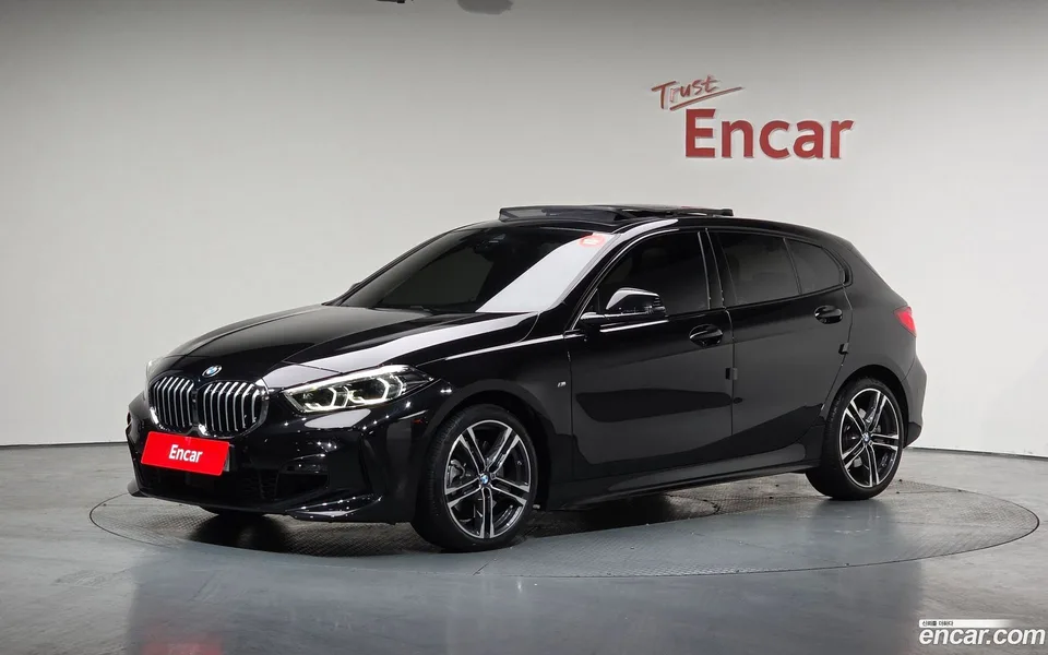 BMW 1 Series 120i M 2023 — фото 1, купить с доставкой в Москву