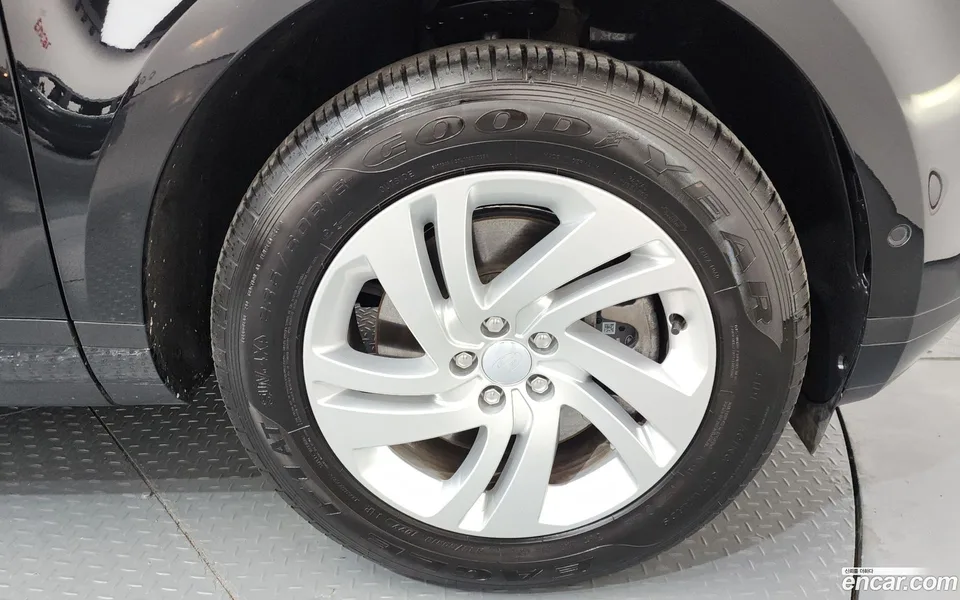 Land Rover Range Rover Evoque P250 S 2025 — миниатюра 5