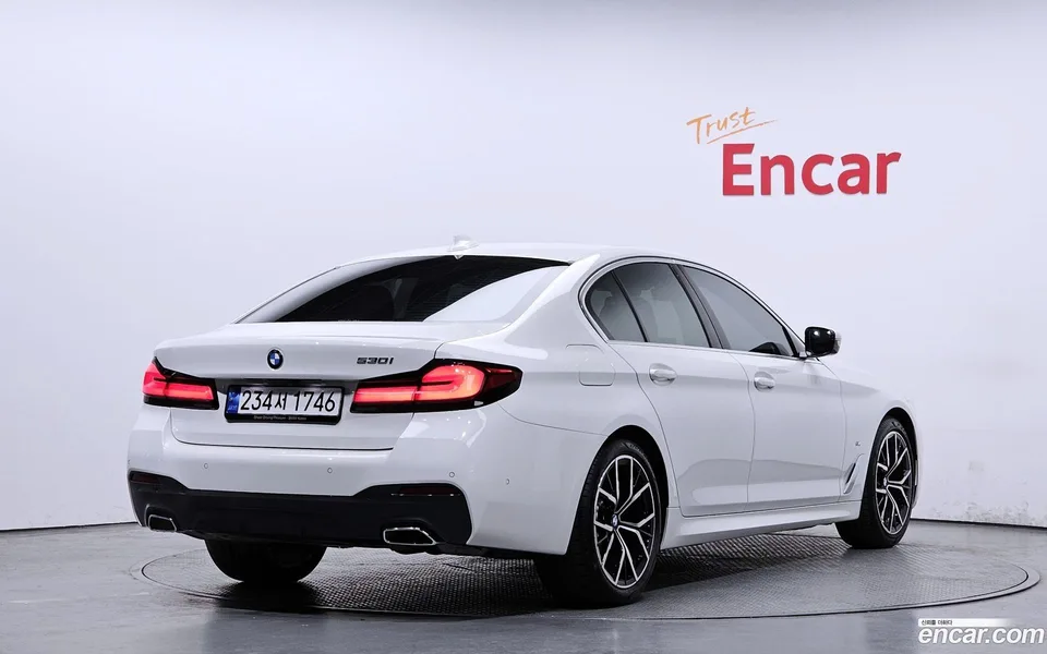 BMW 5 Series 530i M 2022 — миниатюра 2