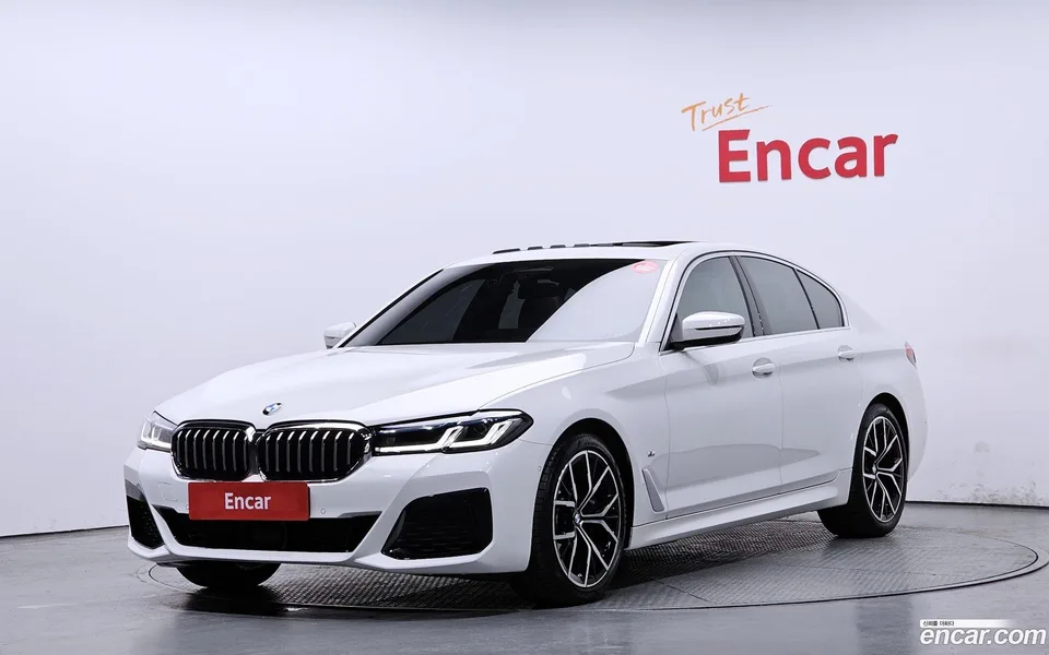 BMW 5 Series 530i M 2022 — фото 1, купить с доставкой в Москву