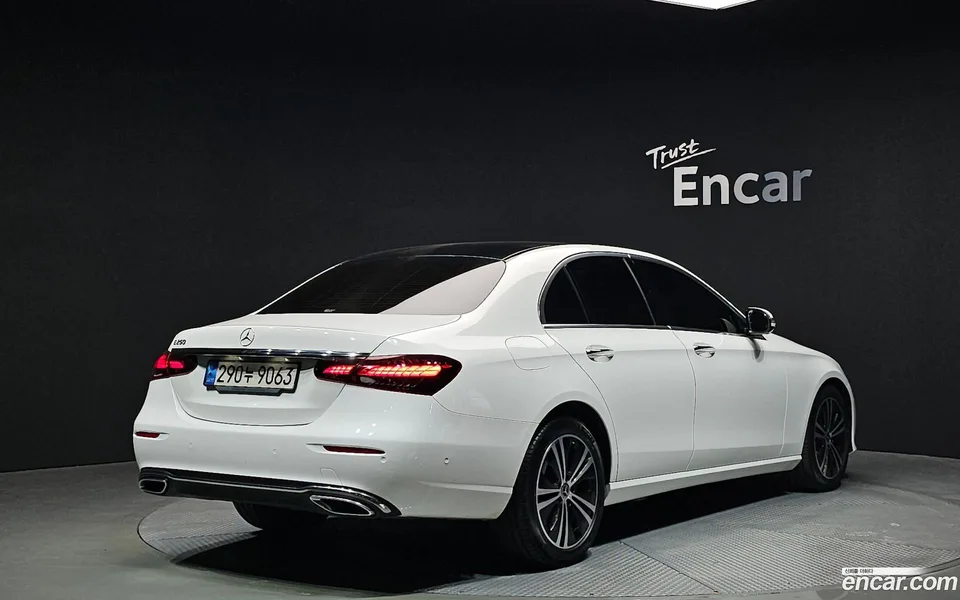 Mercedes-Benz E-Class E250 2022 — миниатюра 2