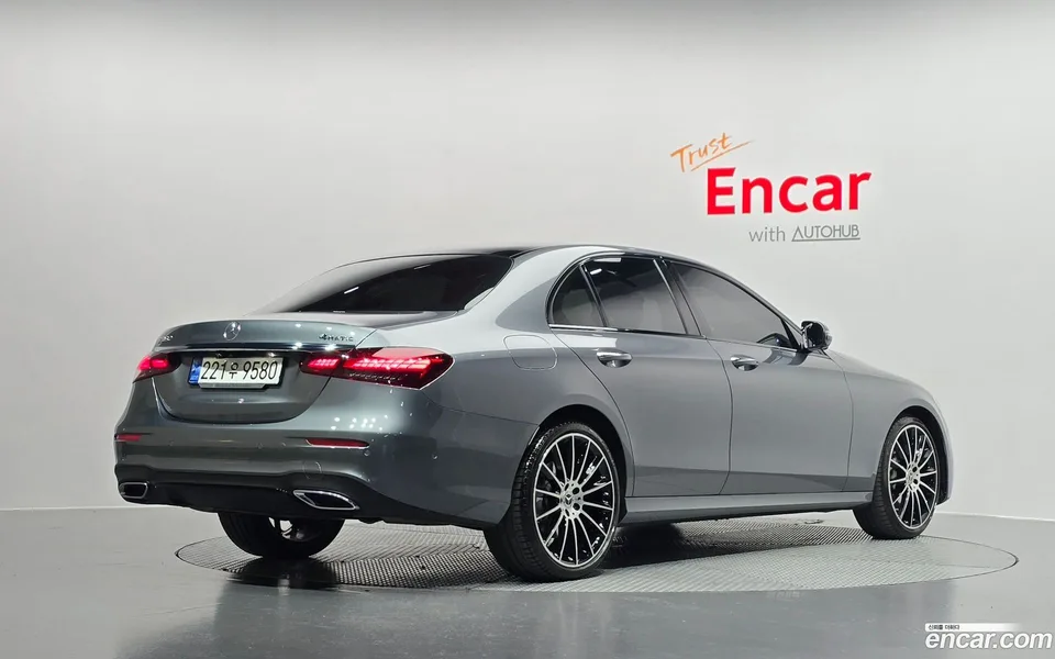 Mercedes-Benz E-Class E350 4MATIC AMG Line 2022 — миниатюра 2