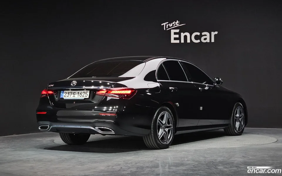Mercedes-Benz E-Class E250 AMG Line 2023 — миниатюра 2