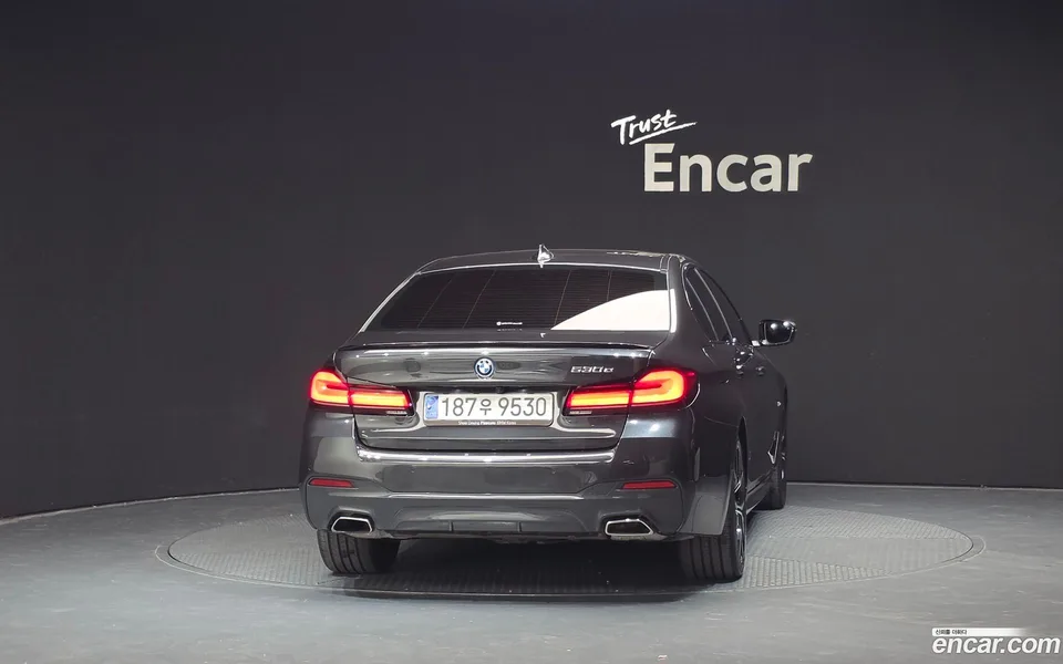 BMW 5 Series 530e M 2022 — миниатюра 4