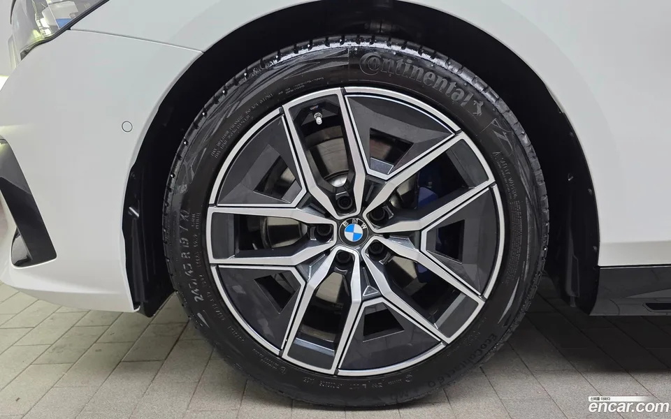 BMW 5 Series 520i M 2025 — миниатюра 5