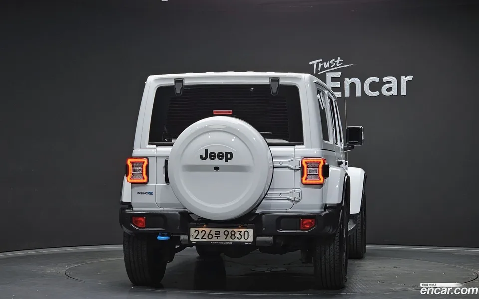 Jeep Wrangler 2.0 4 4xe 2022 — миниатюра 4