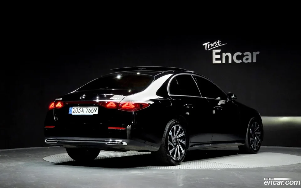 Mercedes-Benz E-Class E300 4MATIC 2024 — миниатюра 2