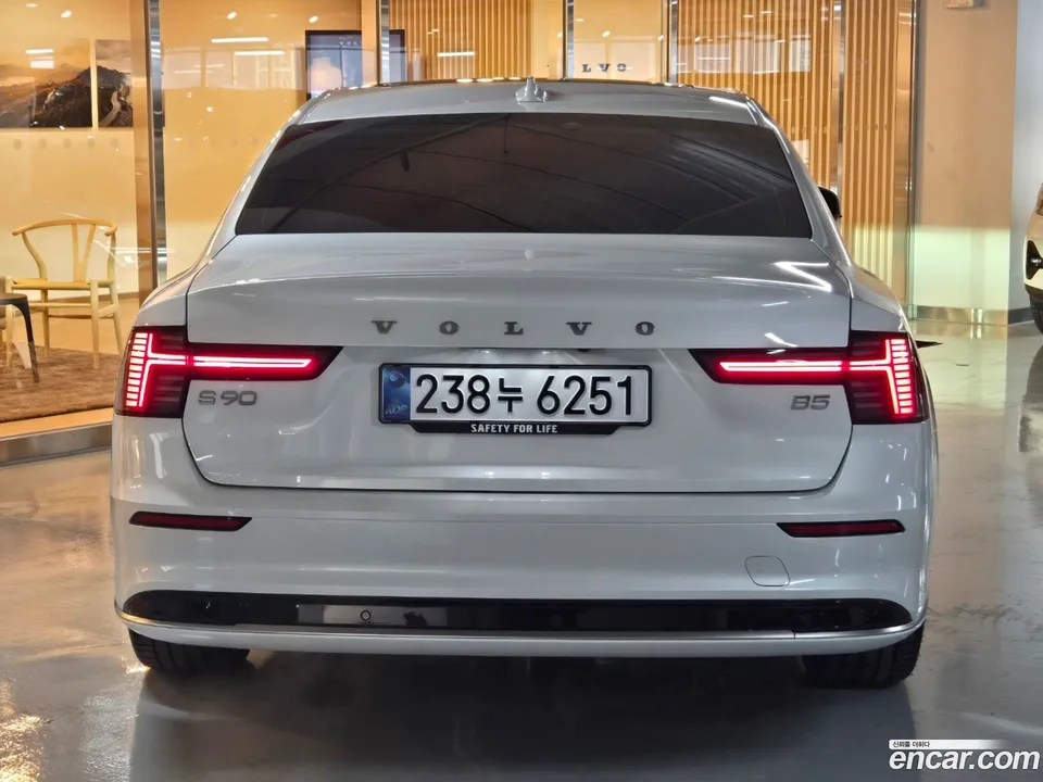 Volvo S90 B5 2025 — миниатюра 4