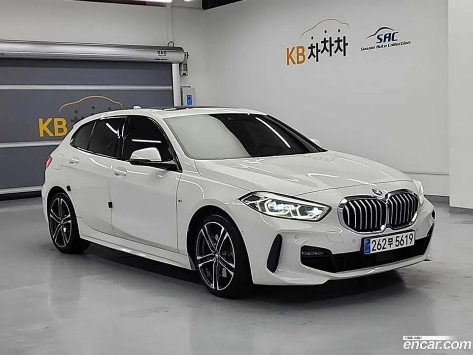 BMW 1 Series 120i M 2023 — миниатюра 2