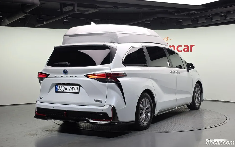 Toyota Sienna 2.5 AWD 2023 — миниатюра 2