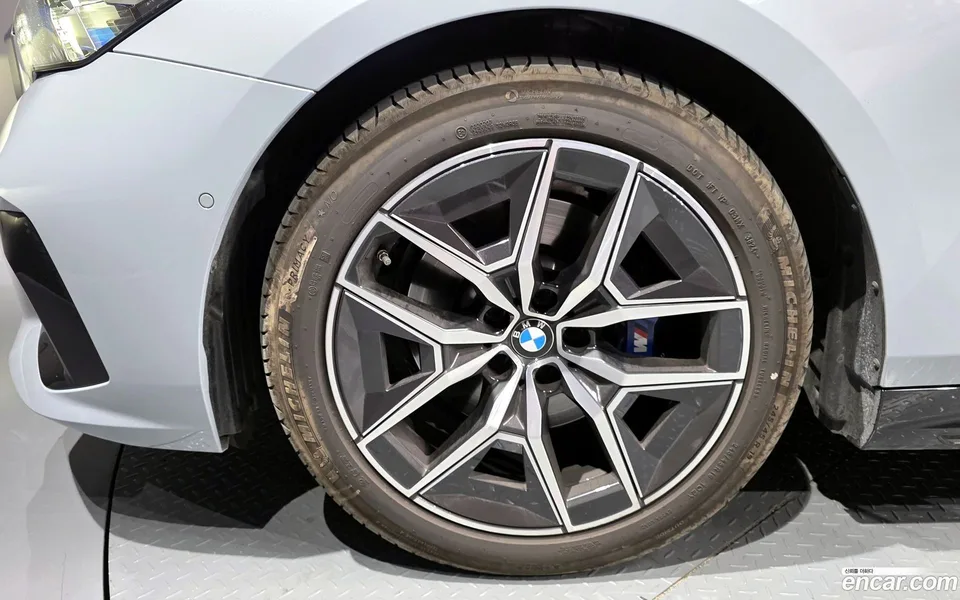 BMW 5 Series 520i M 2025 — миниатюра 5