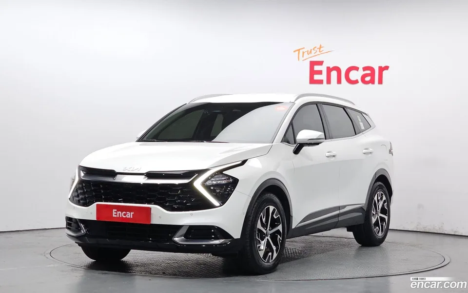 Kia Sportage Hybrid 2WD 2023 — фото 1, купить с доставкой в Москву