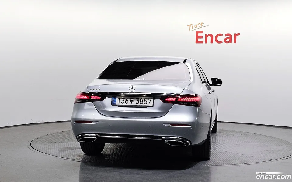 Mercedes-Benz E-Class E250 2022 — миниатюра 4