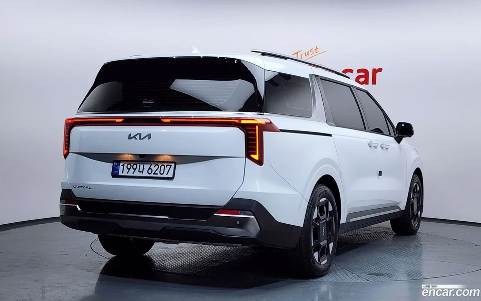 Kia Carnival 9 2025 — миниатюра 2
