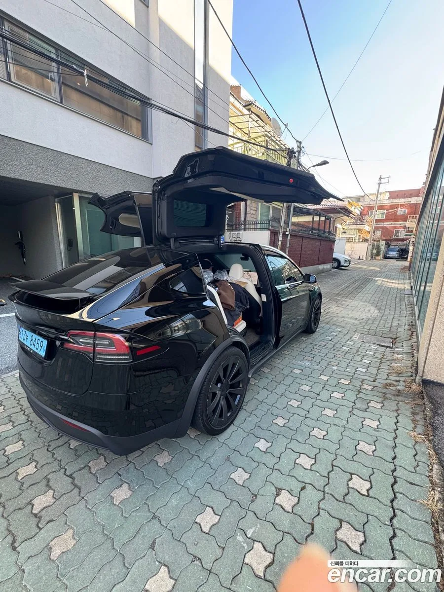 Tesla Model X AWD 2023 — миниатюра 2