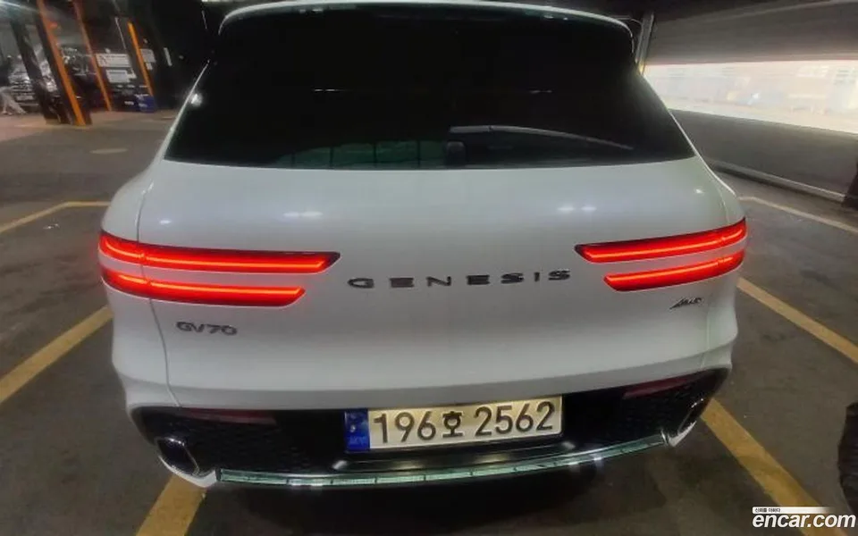 Genesis GV70 2.5T AWD 2023 — миниатюра 2