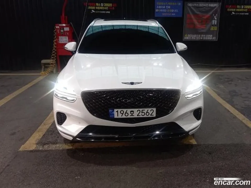 Genesis GV70 2.5T AWD 2023 — фото 1, купить с доставкой в Москву