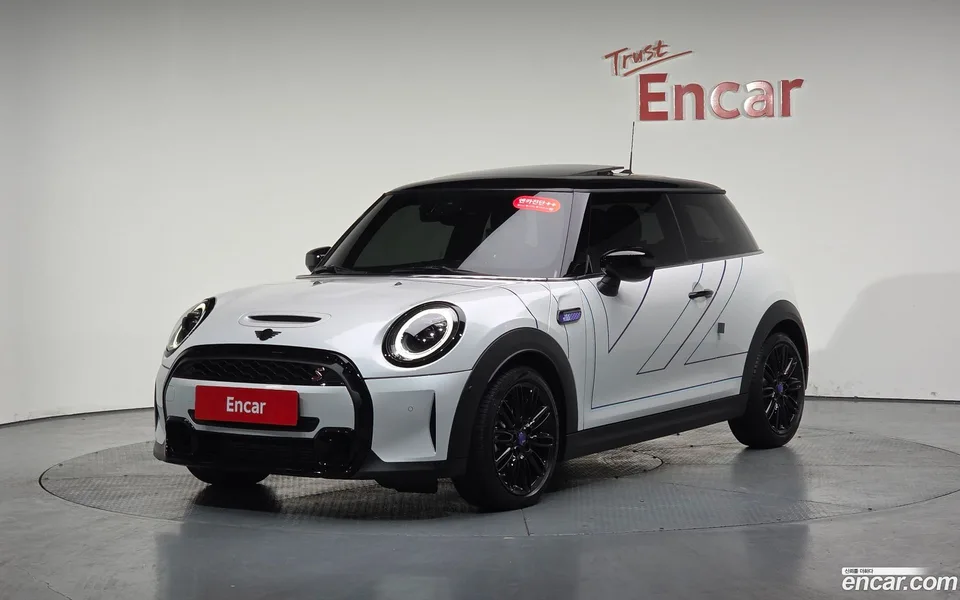 MINI Cooper S 2024 — фото 1, купить с доставкой в Москву