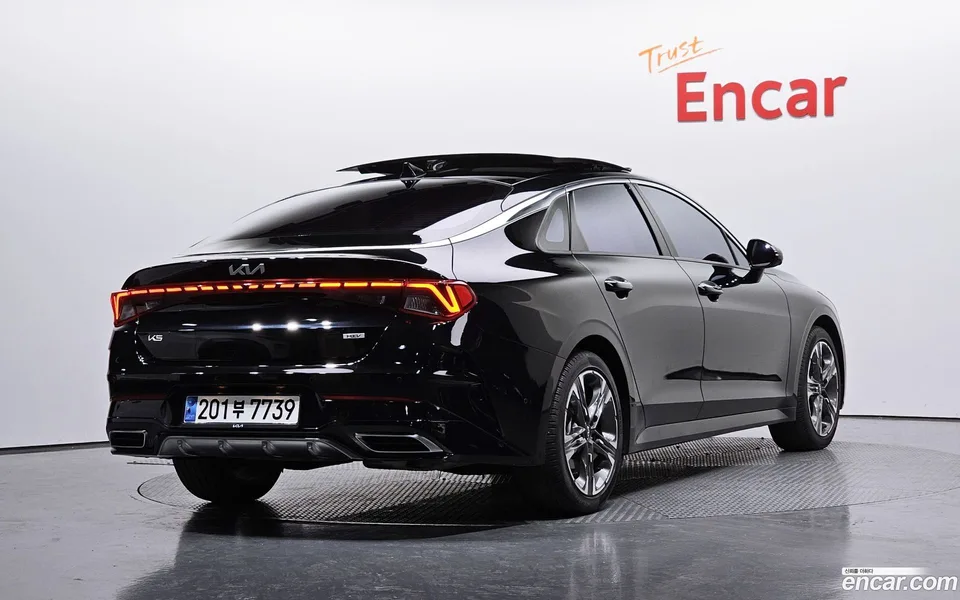 Kia K5 Hybrid 2023 — миниатюра 2