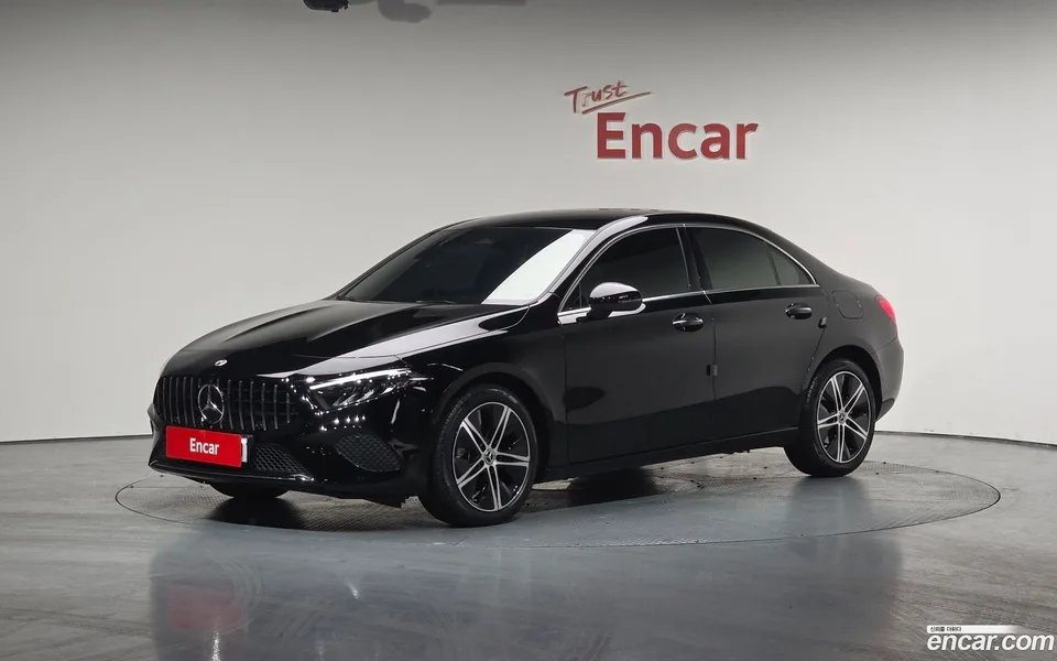 Mercedes-Benz A-Class A220 2025 — фото 1, купить с доставкой в Москву