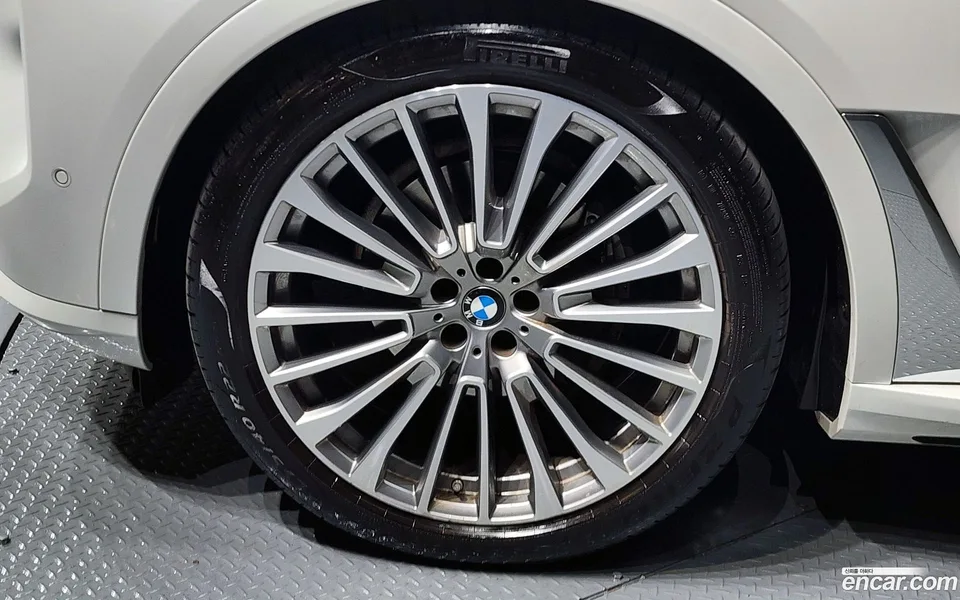 BMW X7 xDrive 40i 6 2023 — миниатюра 5