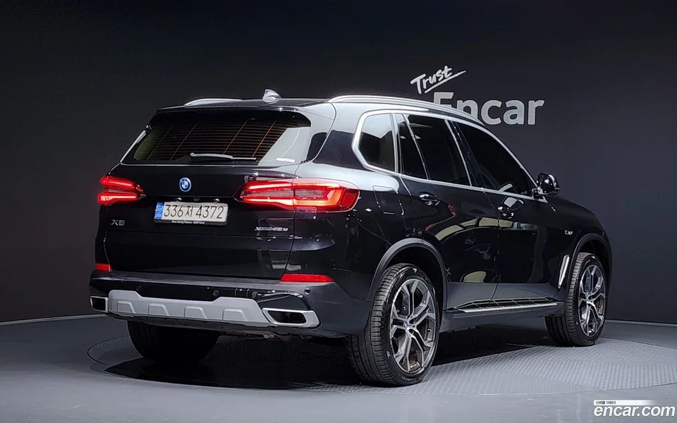 BMW X5 xDrive 45e xLine 2022 — миниатюра 2