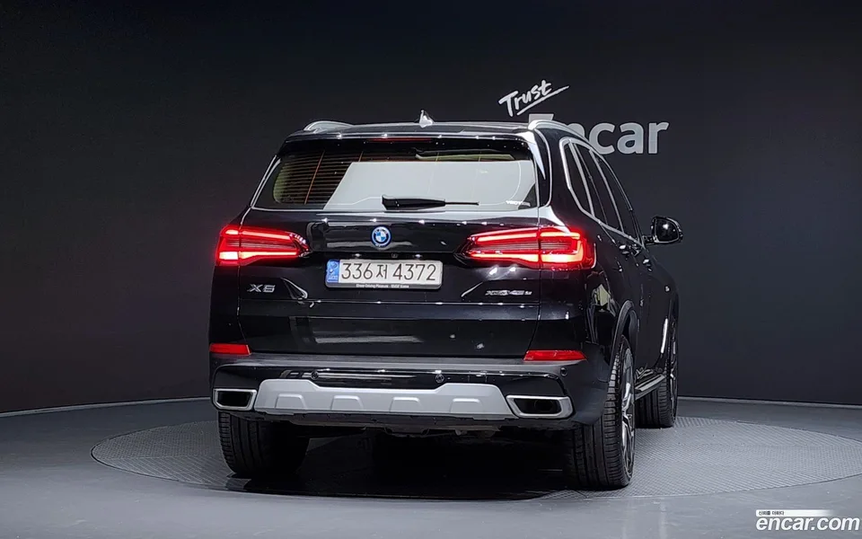 BMW X5 xDrive 45e xLine 2022 — миниатюра 4
