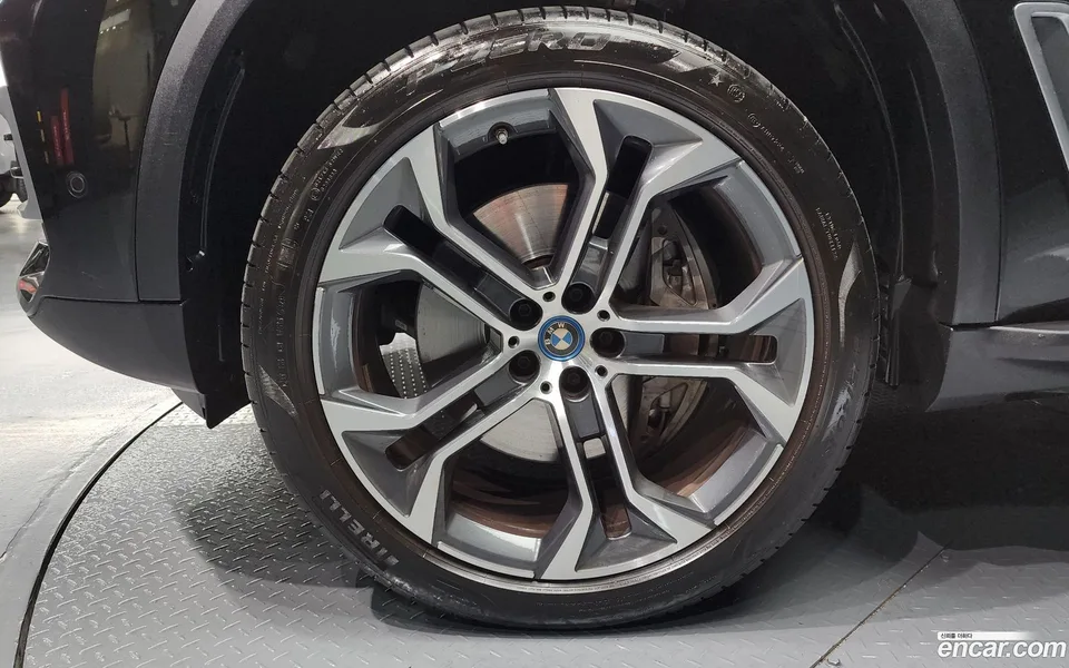 BMW X5 xDrive 45e xLine 2022 — миниатюра 5