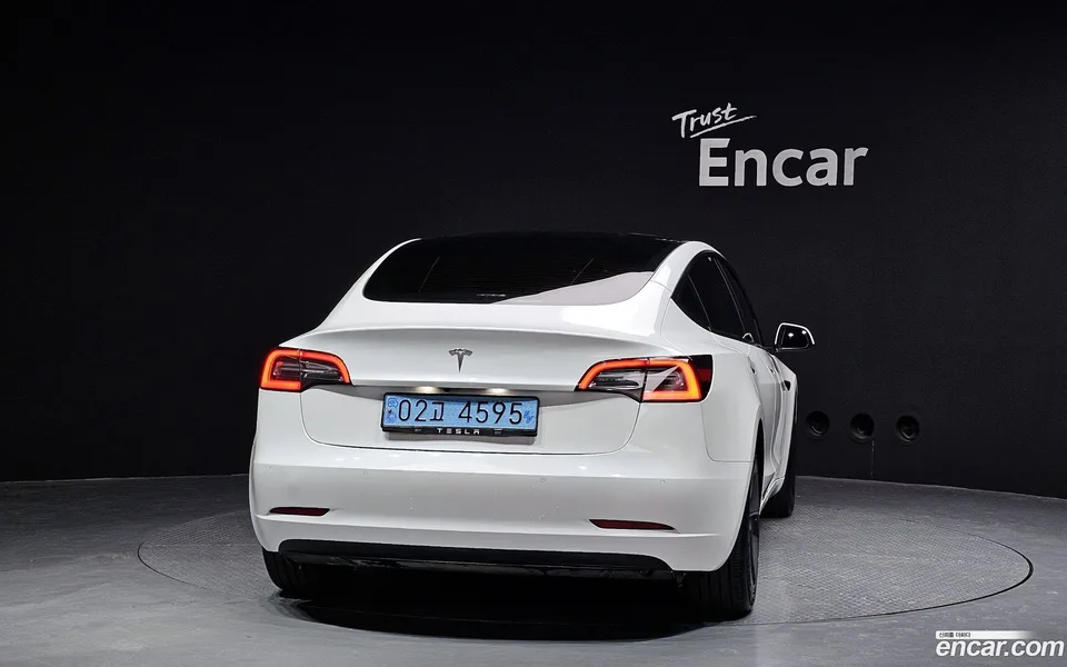 Tesla Model 3 RWD 2022 — миниатюра 4