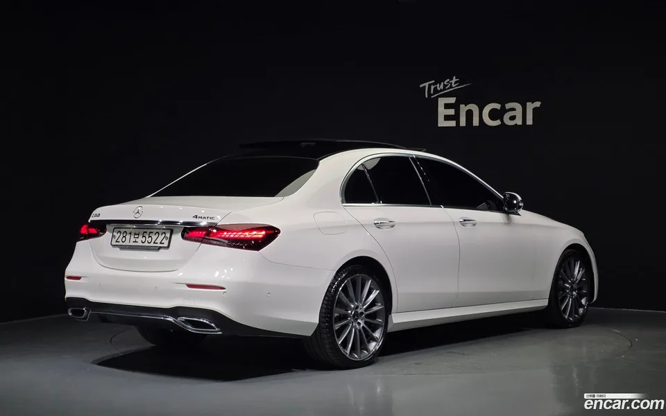 Mercedes-Benz E-Class E350 4MATIC AMG Line 2022 — миниатюра 2