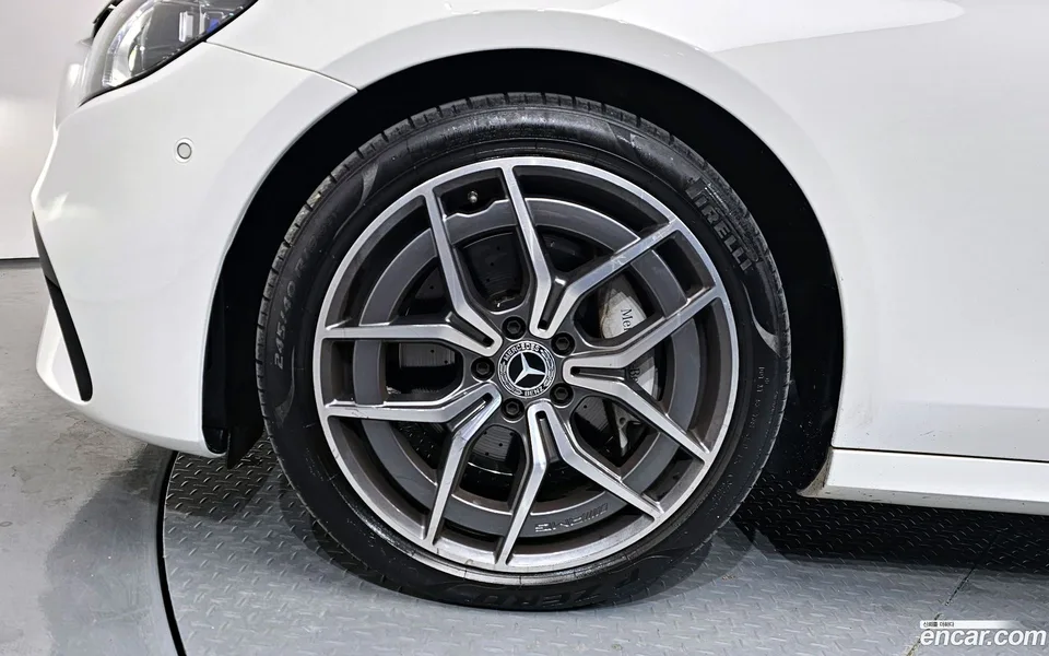 Mercedes-Benz E-Class E220d 4MATIC AMG Line 2022 — миниатюра 5