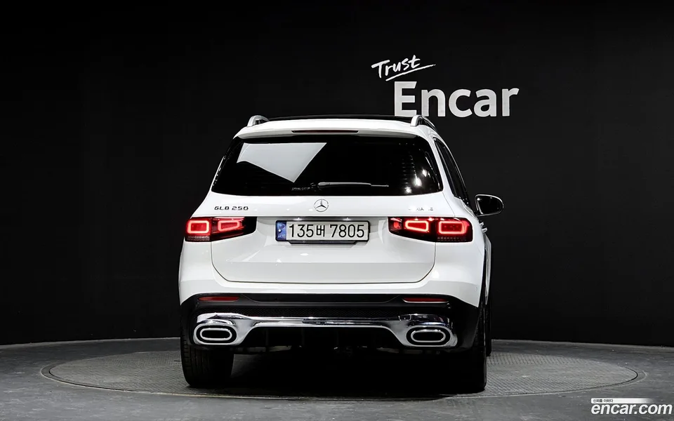 Mercedes-Benz GLB-Class GLB250 4MATIC 2022 — миниатюра 4