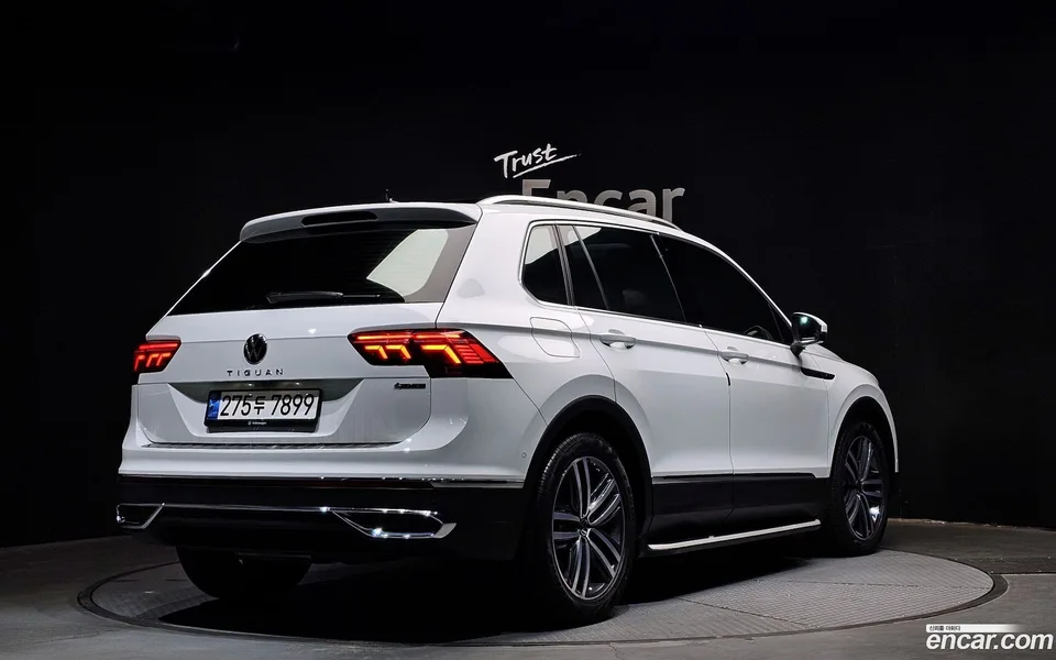 Volkswagen Tiguan 2.0 TDI 2022 — миниатюра 2