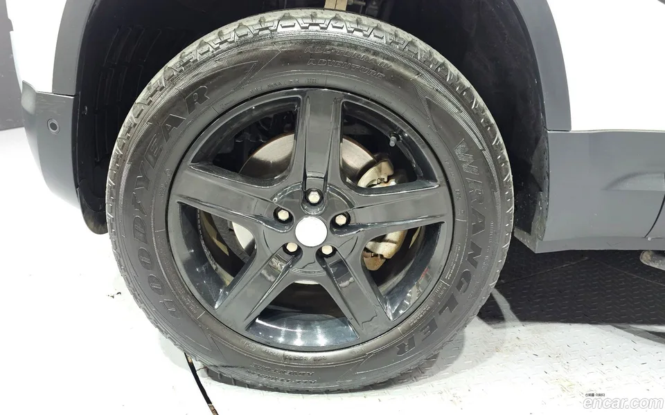 Land Rover Defender 110 D250 SE 2023 — миниатюра 5
