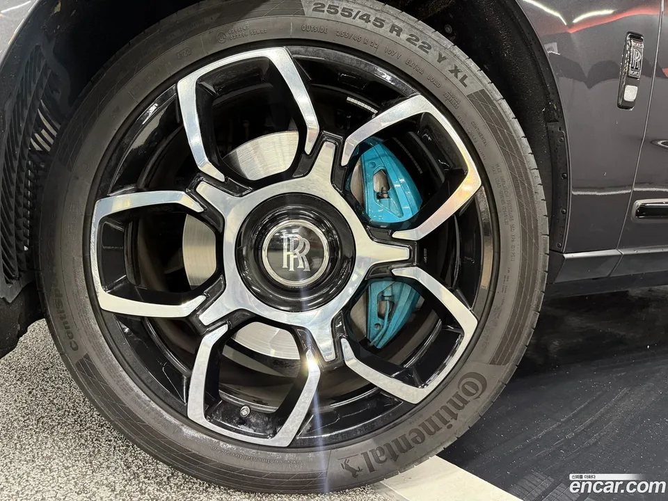 Rolls-Royce Cullinan 6.7 V12 2023 — миниатюра 5