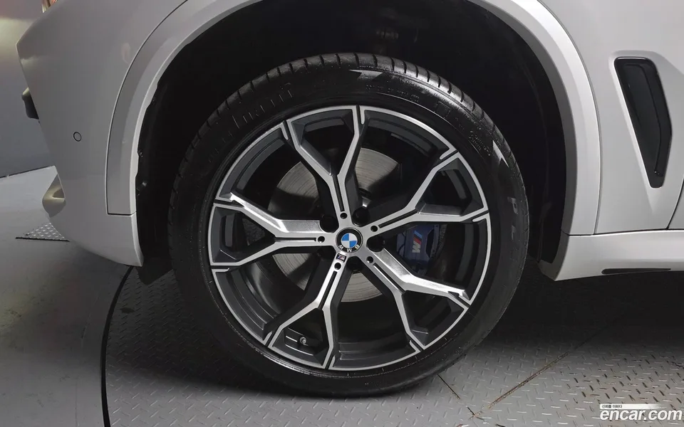 BMW X5 xDrive 30d M 2022 — миниатюра 5