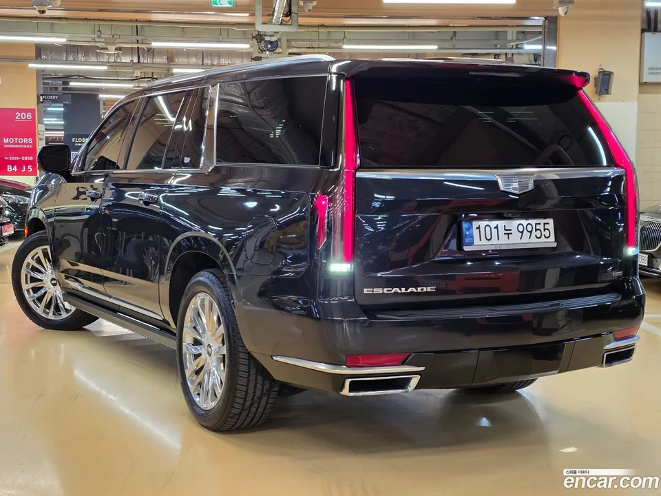 Cadillac Escalade 6.2 ESV 2023 — миниатюра 2