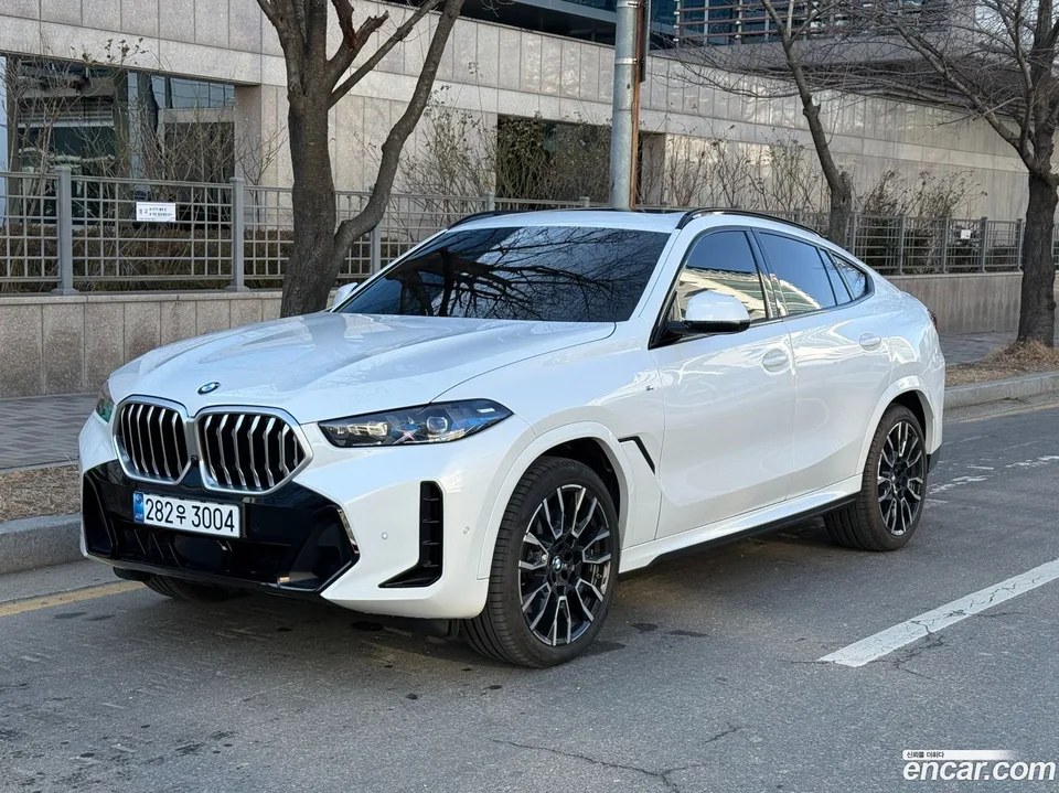 BMW X6 xDrive40i M 2025 — фото 1, купить с доставкой в Москву