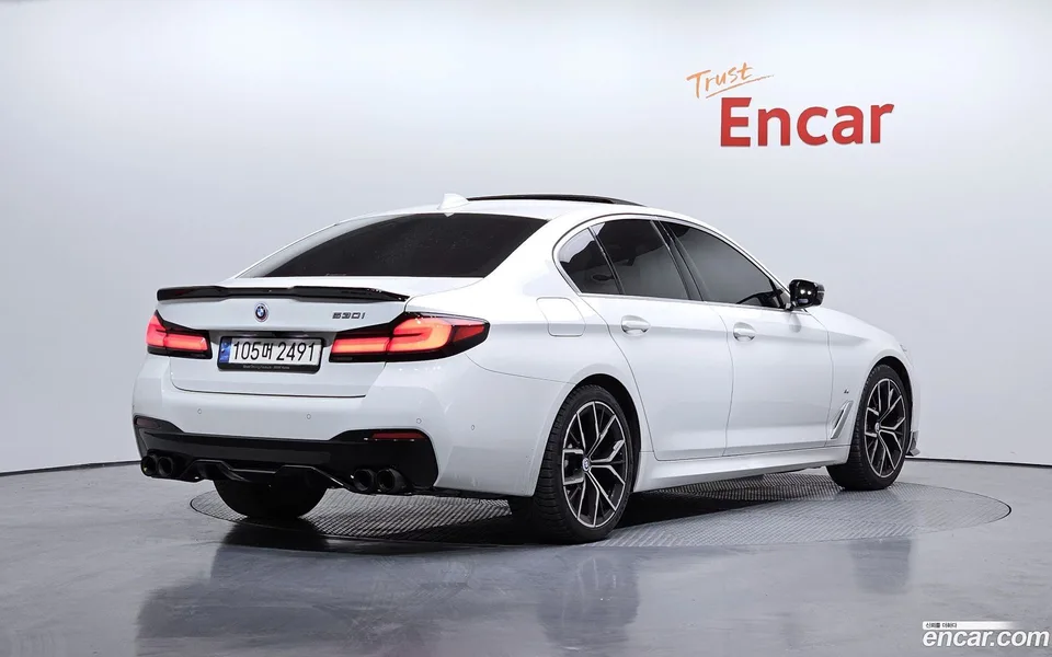 BMW 5 Series 530i M 2022 — миниатюра 2