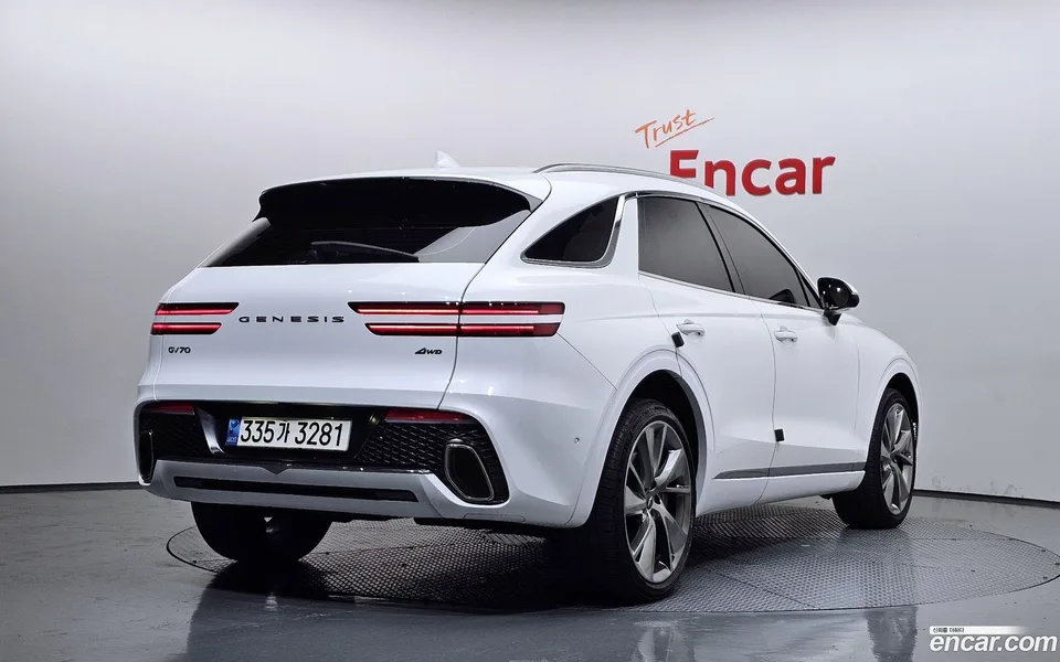 Genesis GV70 3.5T AWD 2023 — миниатюра 2