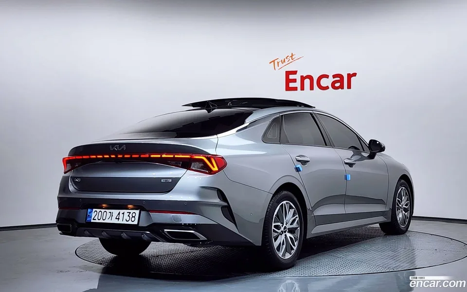 Kia K5 Hybrid 2023 — миниатюра 2