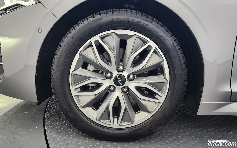 Kia K5 Hybrid 2023 — миниатюра 5