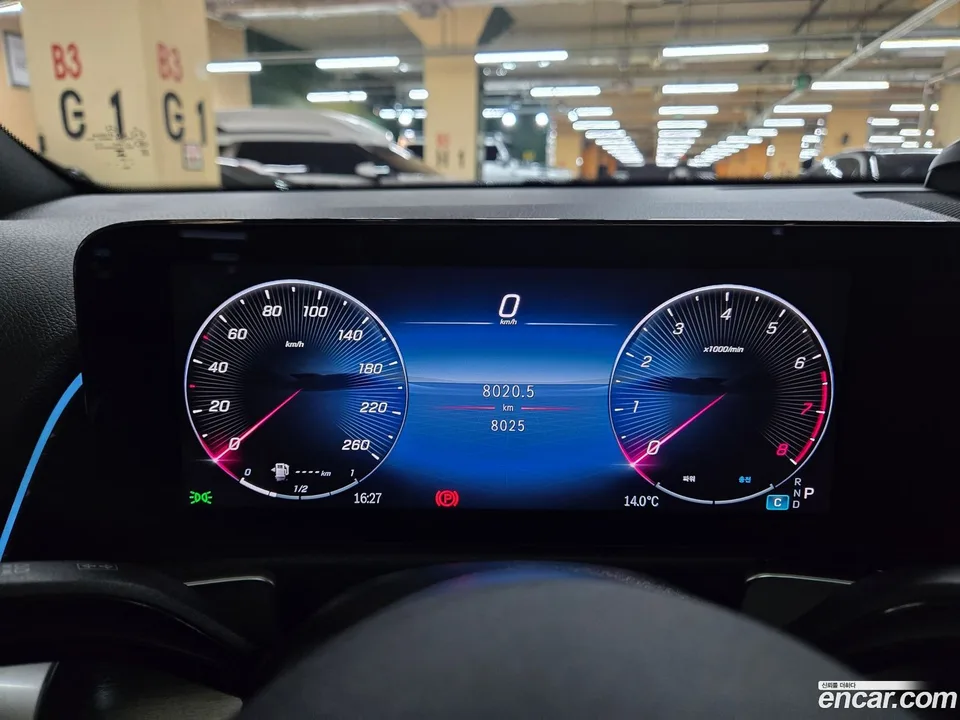Mercedes-Benz GLB-Class GLB250 4MATIC 2024 — миниатюра 4