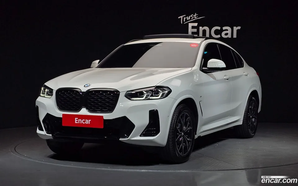 BMW X4 xDrive20i M 2022 — фото 1, купить с доставкой в Москву