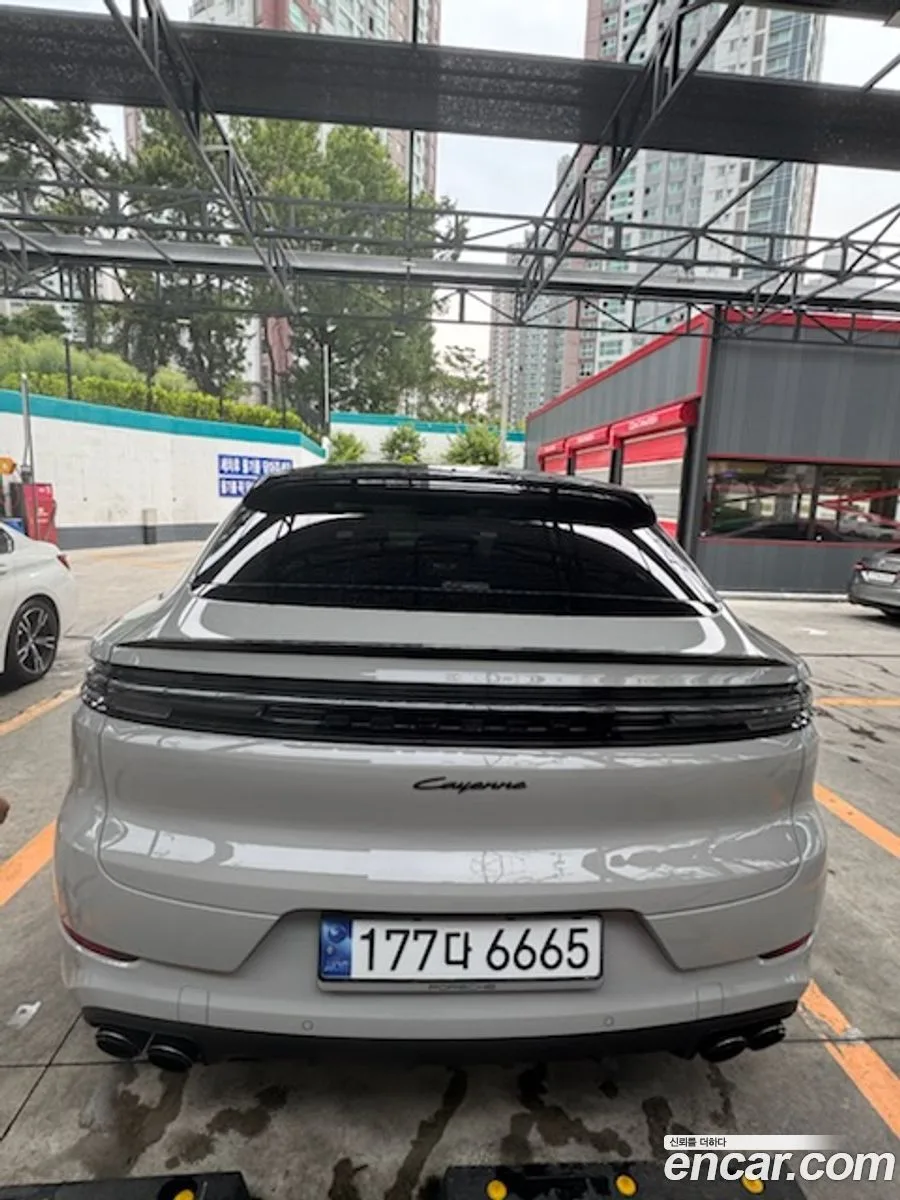 Porsche Cayenne 3.0 2024 — миниатюра 2