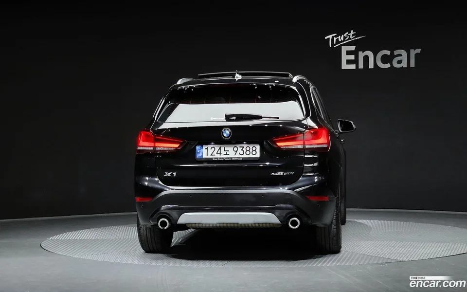 BMW X1 xDrive 20i xLine 2022 — миниатюра 4