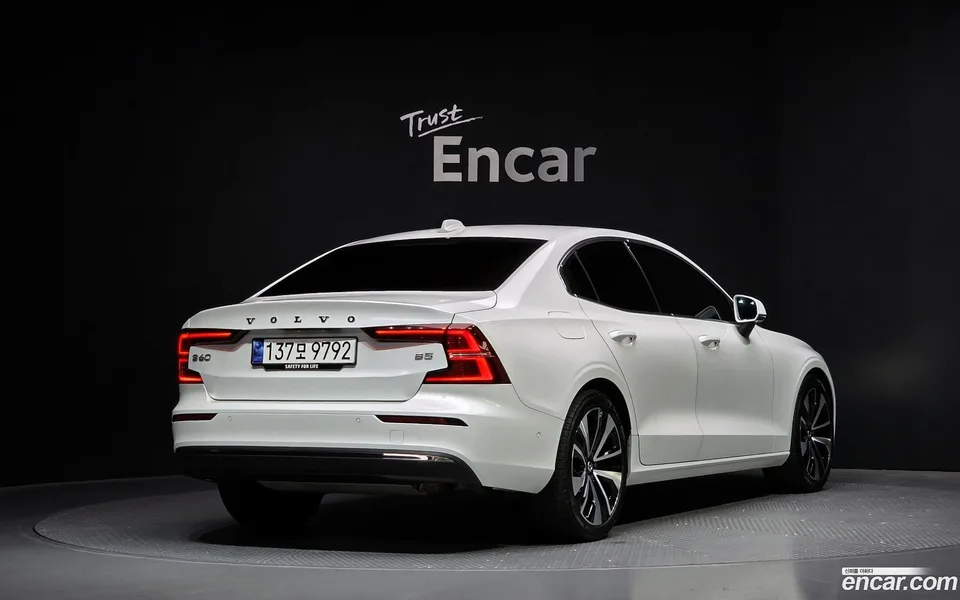 Volvo S60 B5 2023 — миниатюра 2