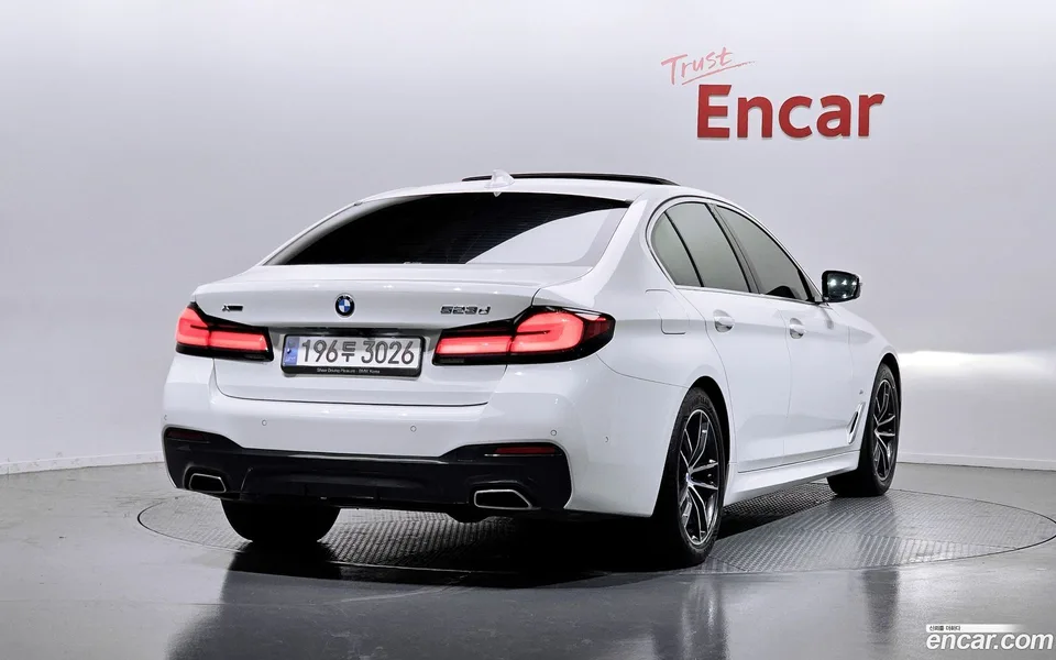 BMW 5 Series 523d xDrive M 2023 — миниатюра 2