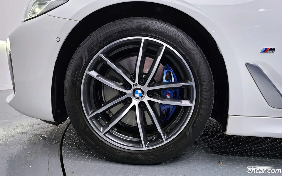 BMW 5 Series 523d xDrive M 2023 — миниатюра 5